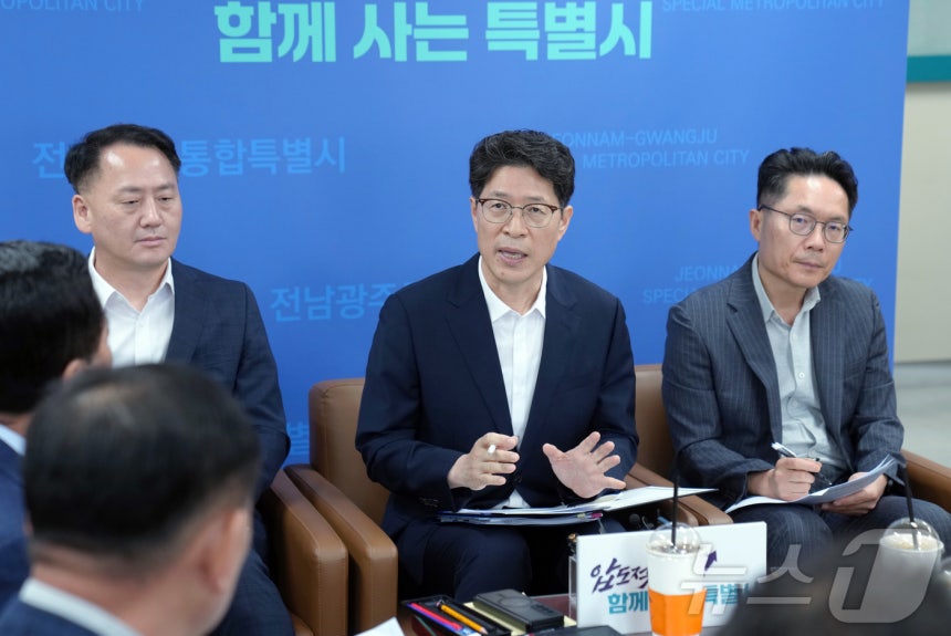 황기연 전남광주통합특별시 행정부시장이 13일 무안청사 기자실에서 부시장 시민추천제 입장 설명 관련 기자간담회를 하고 있다.(전남광주통합특별시 제공.재판매 및 DB금지) 2026.8.13 ⓒ 뉴스1