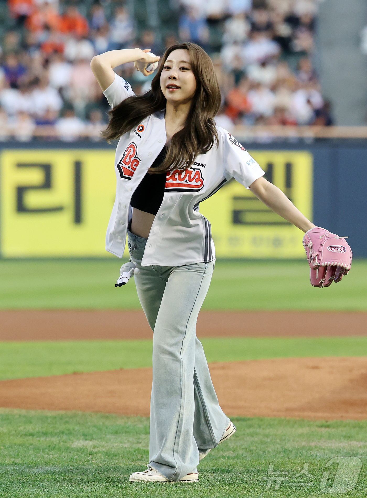 <b>유연정</b>, 상큼한 <b>시구</b>