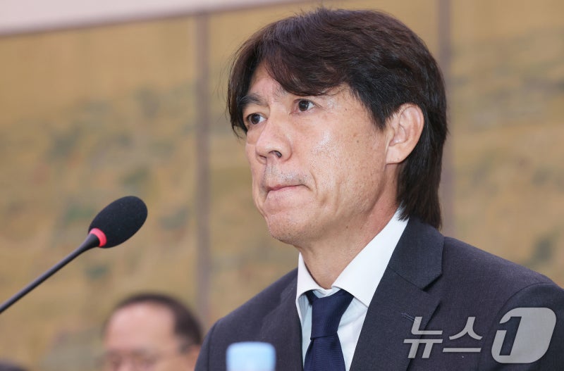 <b>홍명보</b>, 경찰 조사서 "감독 선임 과정에 정몽규와 연락 안했다"