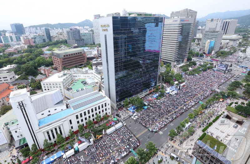 도심 꽉 채운 8·15 <b>광화문</b> 국민대회