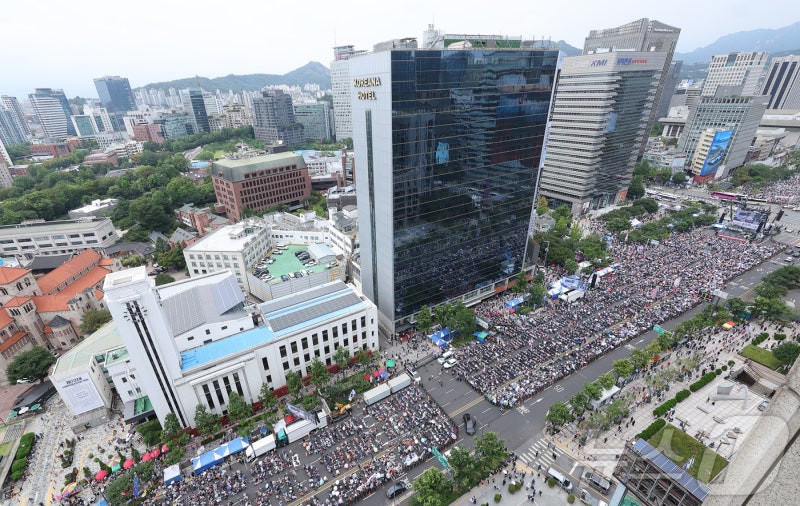 도심 꽉 채운 8·15 <b>광화문</b> 국민대회