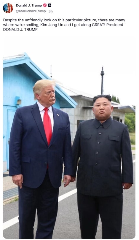 <b>트럼프</b> "김정은과 사이 좋아"…7년 전 판문점 회동 <b>사진</b> 게재