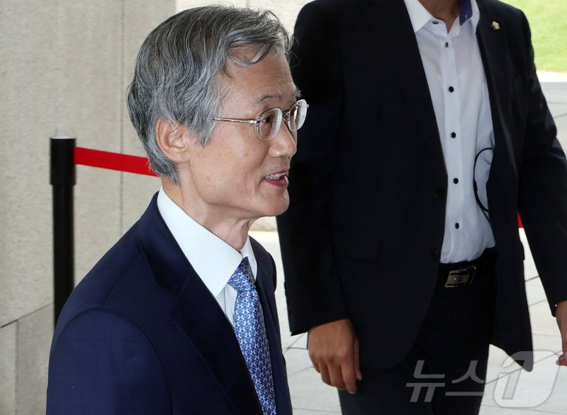 조희대가 깬 대법관 제청 관례…후속 절차 진통 예고, 공석 길어지나