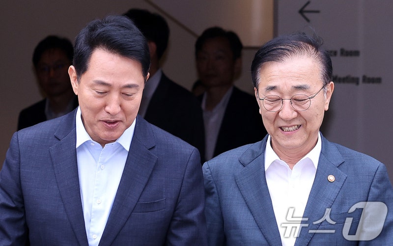 용산공원·그린벨트 '평행선'…<b>김윤덕</b>·<b>오세훈</b>, 다음주 재<b>회동</b>(종합2보...