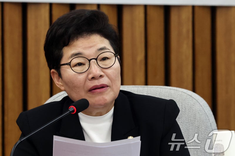 <b>국민의힘</b>, 신임 정책위의장에 경북 3선 <b>임이자</b> 추인