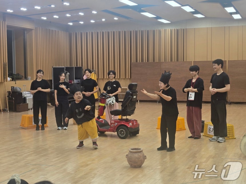 20일 기획공연 '옹옹옹' 시연이 진행되고 있다.ⓒ 뉴스1 김정한 기자
