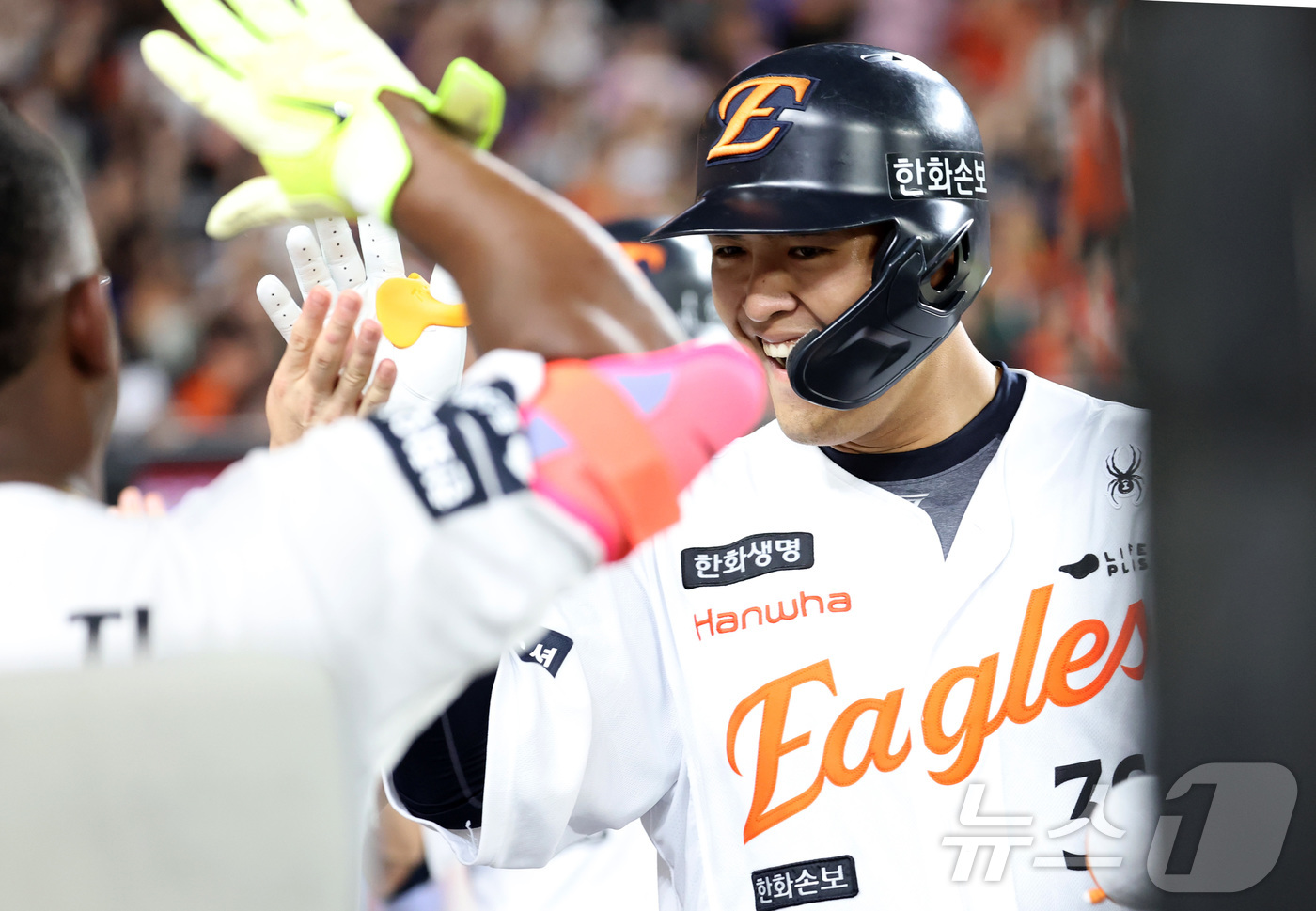 <b>한지윤 역전</b> 2점 <b>홈런</b>!