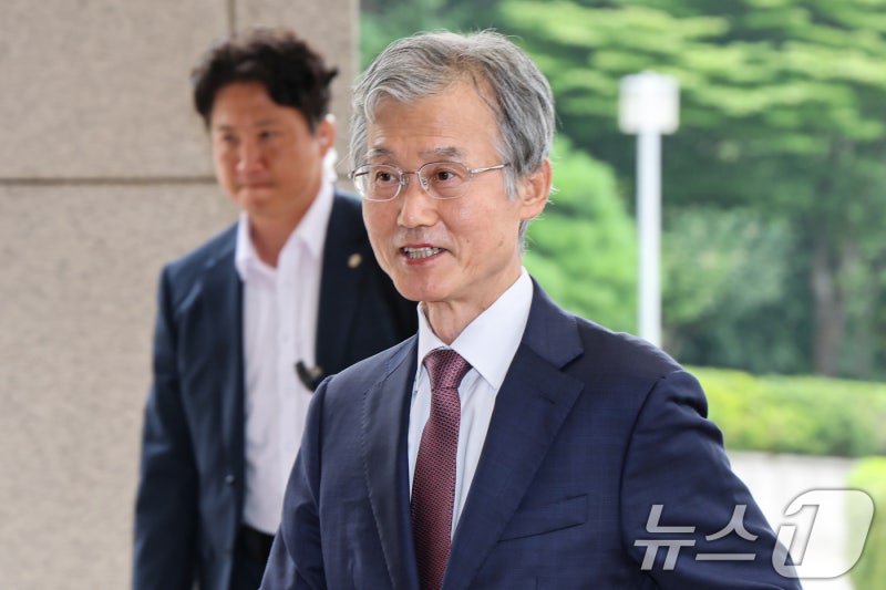 靑 손봉기 <b>판사</b> 대법관 제청 반려도 검토…"유례 없는 일방 통보"(종합...