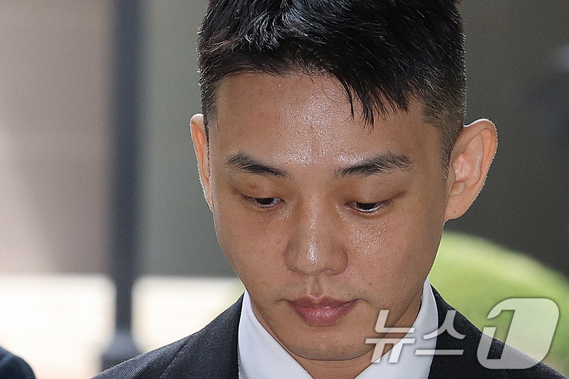 유아인, <b>빌리언스</b> 계약 아니라더니…하루만에 "새출발 함께" 입장 번복
