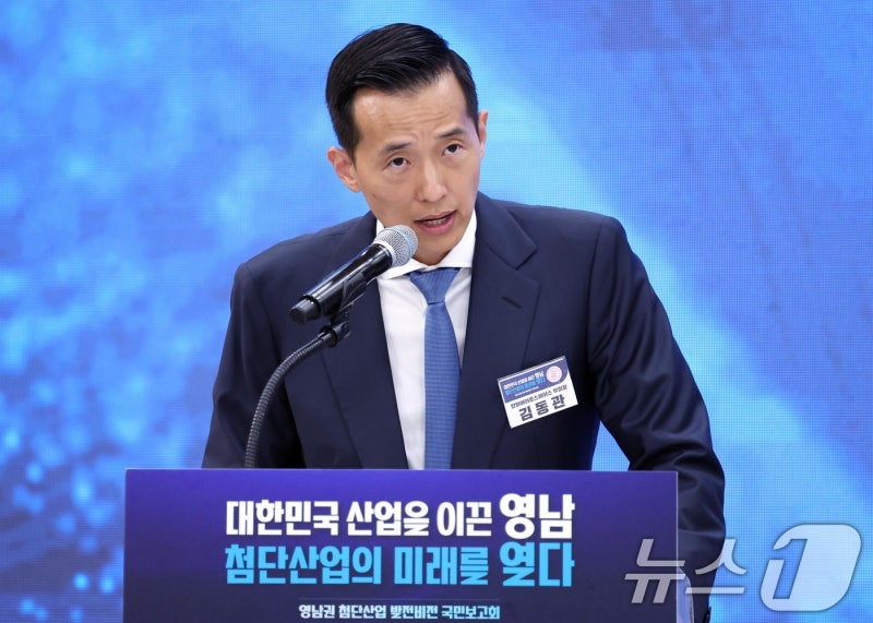 <b>한화</b>, 인적분할 후 <b>재상장</b> 첫날 23% <b>급등</b>[핫종목]