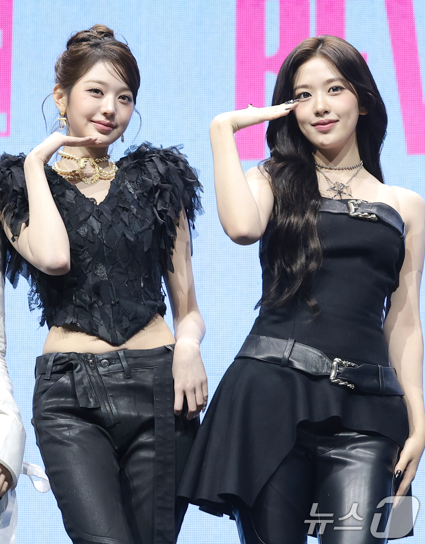'<b>안녕즈</b>' 아이브 안유진·장원영, 새 계정 오픈…의문의 티저