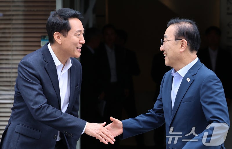 김윤덕 "탄천 주택 가능성 검토"…吳 2차회동서도 <b>용산공원</b> '<b>평행선</b>'(종...