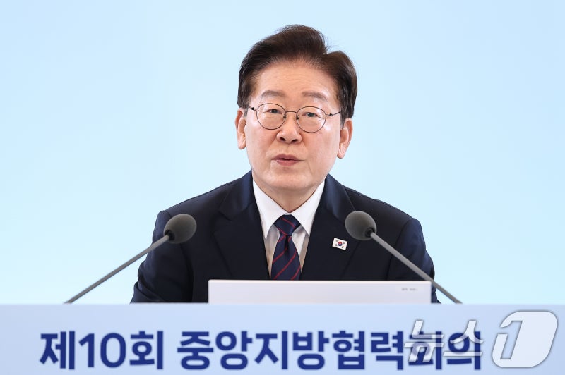 <b>네팔 홍수</b>로 한국인 1명 <b>실종</b>…李 대통령 "수색·구조 총력" 긴급 지시