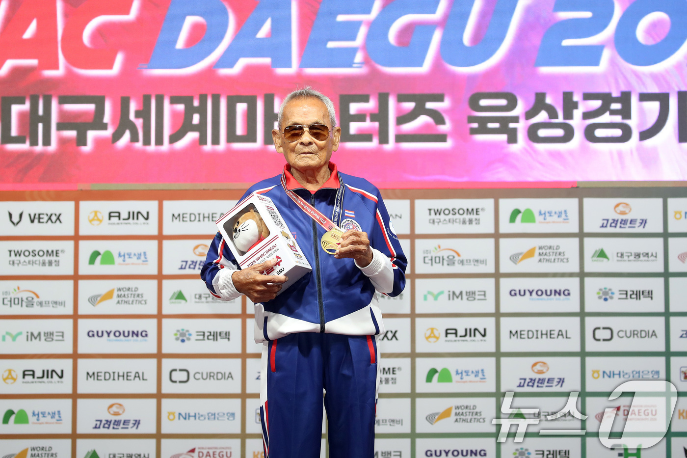 세계마스터즈육상 우뚝 '106세 <b>사왕 잔프람</b>'