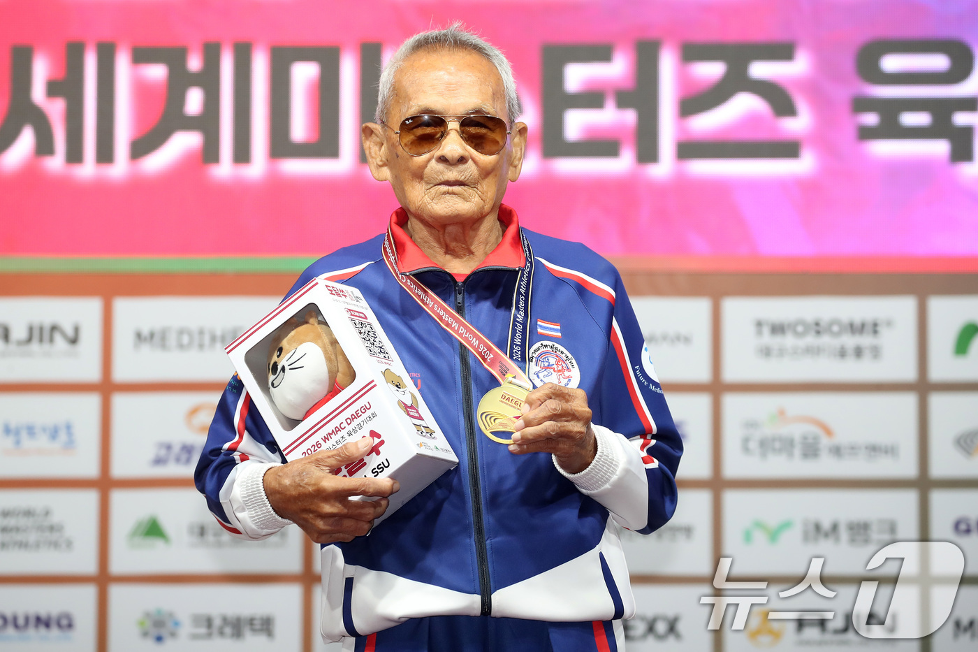 세계마스터즈육상 우뚝 '106세 <b>사왕 잔프람</b>'
