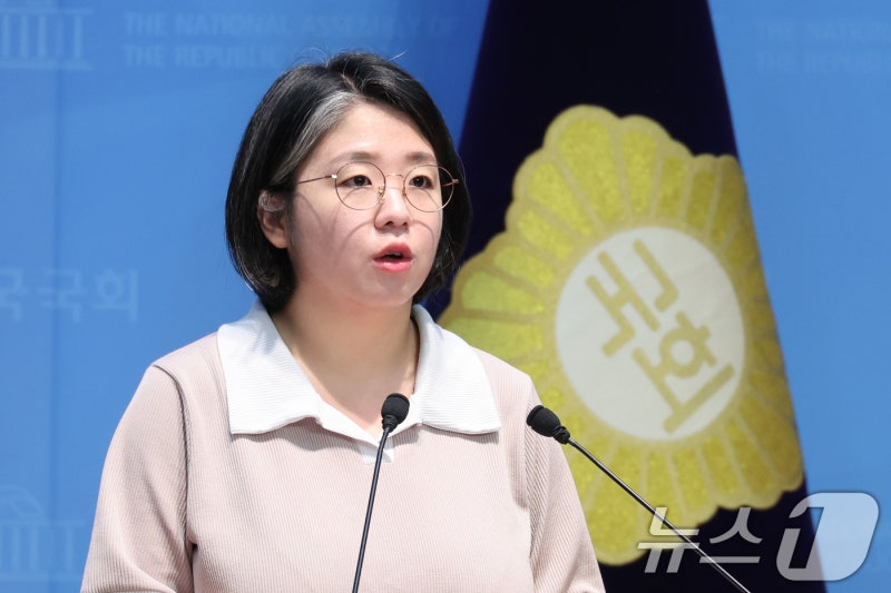 <b>용혜인</b> "30대 워킹맘으로 막중한 책임…전심전력 다할 것"