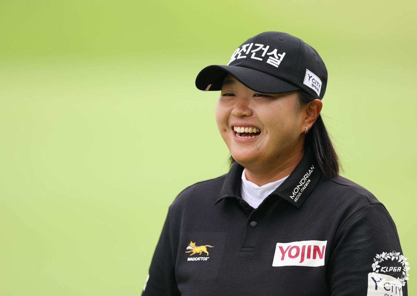 <b>신다인</b>, KLPGA KG 레이디스 <b>2연패</b>…통산 1·2승을 같은 무대서