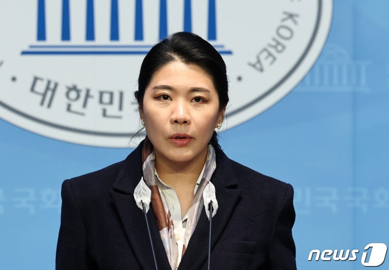 신현영 "<b>용혜인</b>, <b>장관</b>·의원 <b>겸직</b> 동의 못 해…선택과 집중해야"