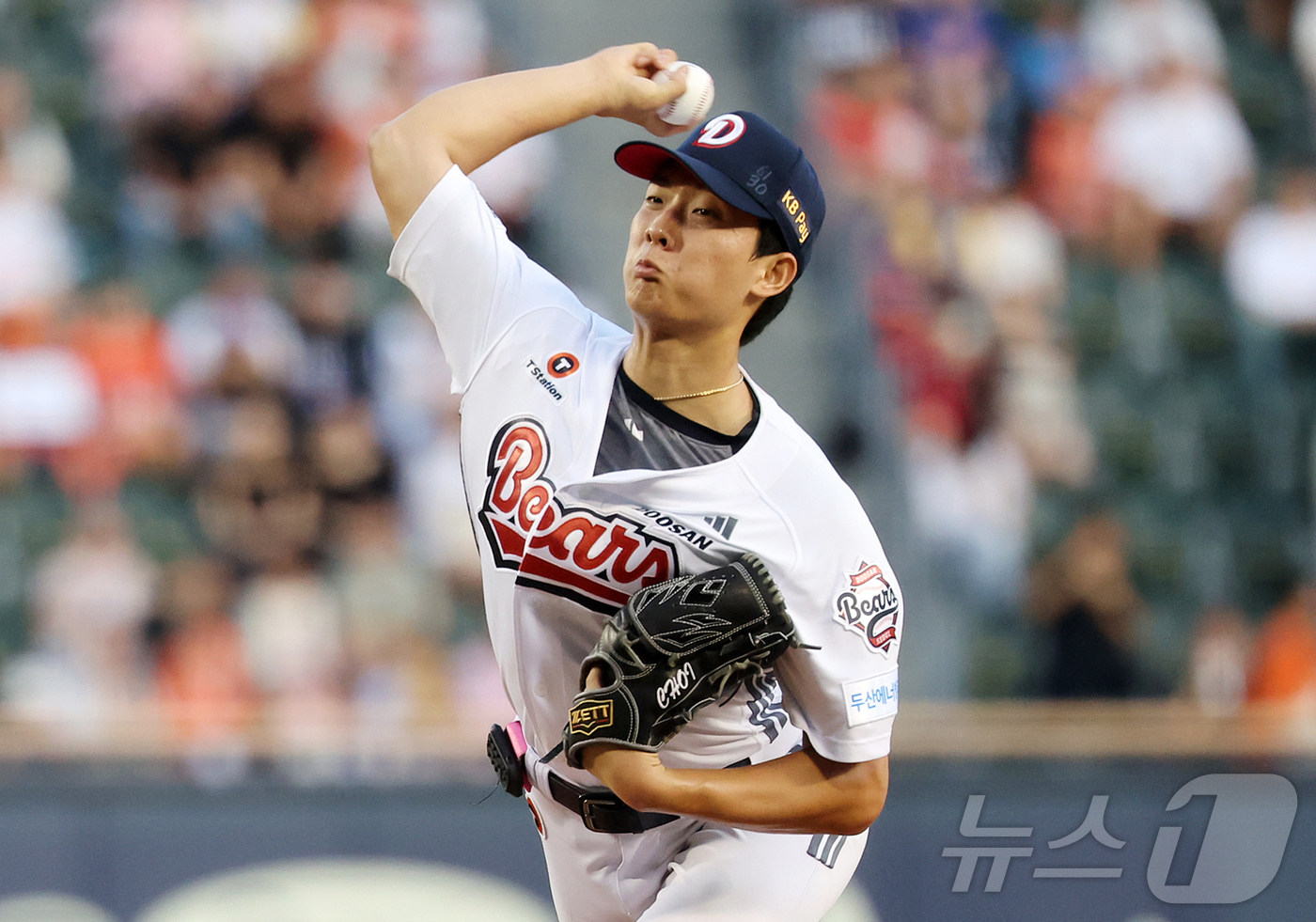 '20세' 두산 최민석, <b>류현진</b>·김광현 이어 3번째 어린 다승왕 <b>도전</b>