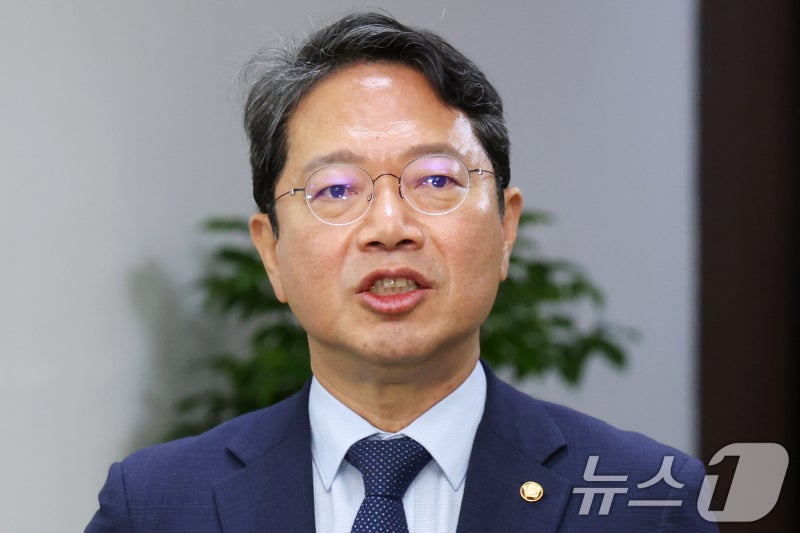 [속보] <b>김승원</b> "李 <b>공소취소</b> 지휘할 생각 없다…검사 권한 존중"
