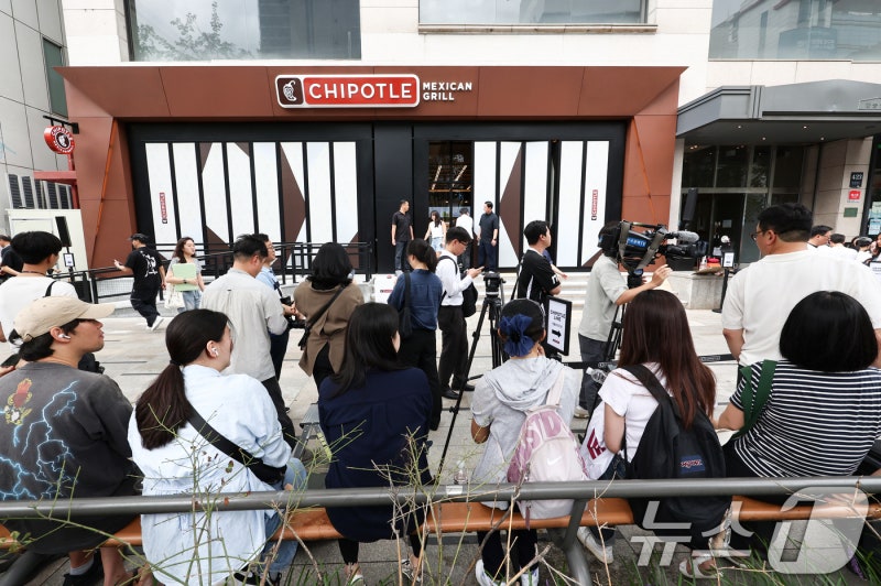 [단독]<b>치폴레</b> 韓 1호점 가격 비교해보니…"美 현지보다 30% 싸다"