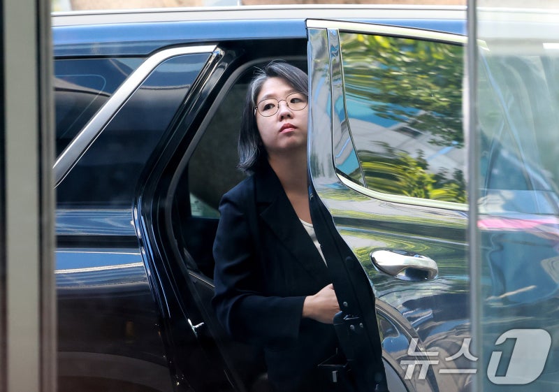 용혜인 남편, 기본소득당 <b>최고위원</b> 당선…가족정당 논란엔 "전혀 아냐"
