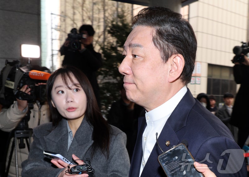 <b>차남</b> 급여·등록금 '5000만 원 이상 <b>뇌물</b>'…<b>김병기</b> 구속 가를 5개 혐의