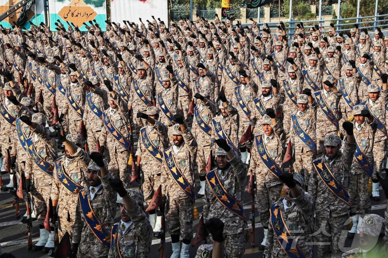 이란 IRGC "호르무즈서 美무인잠수정 나포·무인기 격추"(종합)