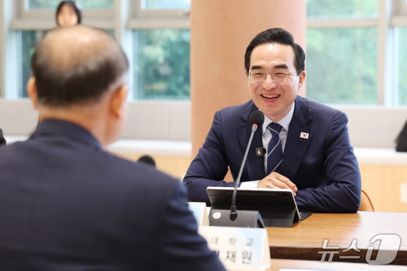<b>박홍근</b>, <b>부산</b>서 "내년 전국 고등교육 3조 증액…지역의료 1.3조 집중투자...