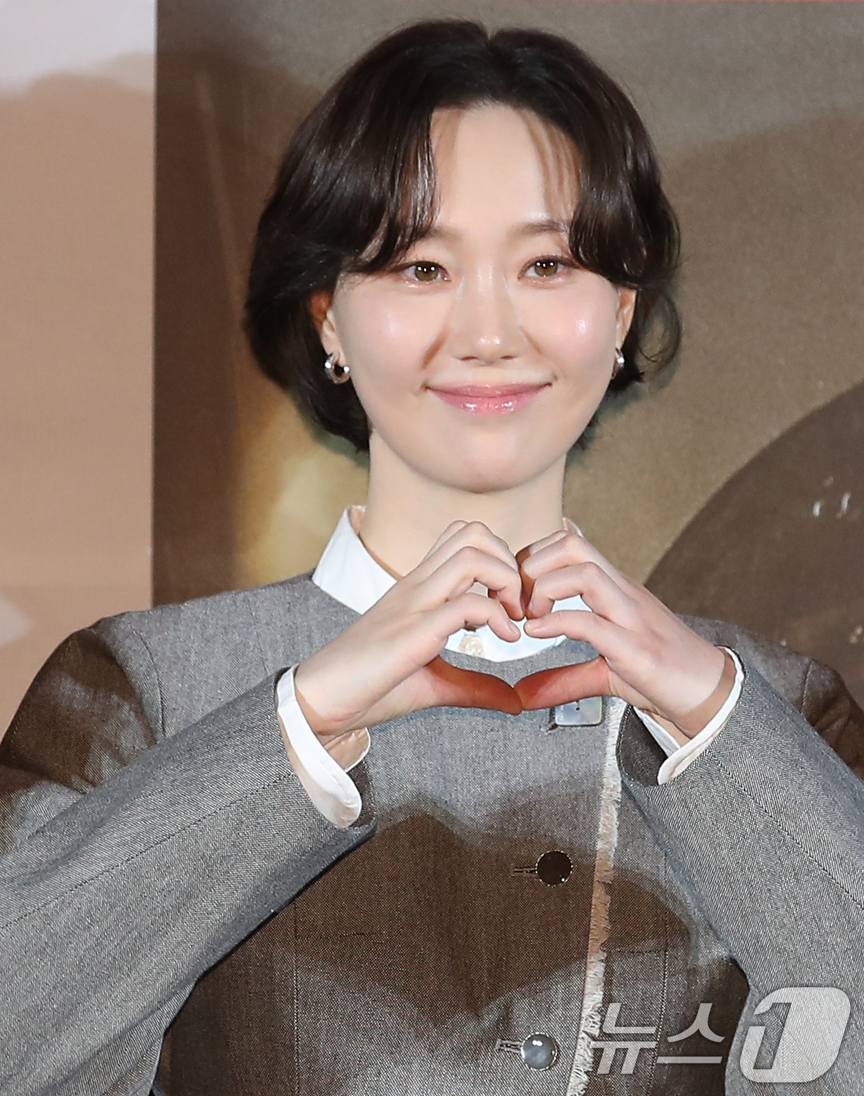 <b>이유영</b>, 두 아이 엄마됐다…"이달 <b>둘째 딸 출산</b>, 산모·아이 건강"