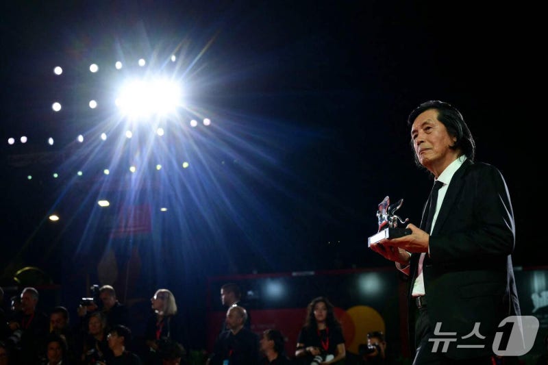 李대통령, <b>이창동 베니스 수상</b> 축하…韓총리도 "창작·해외진출 지원"(...