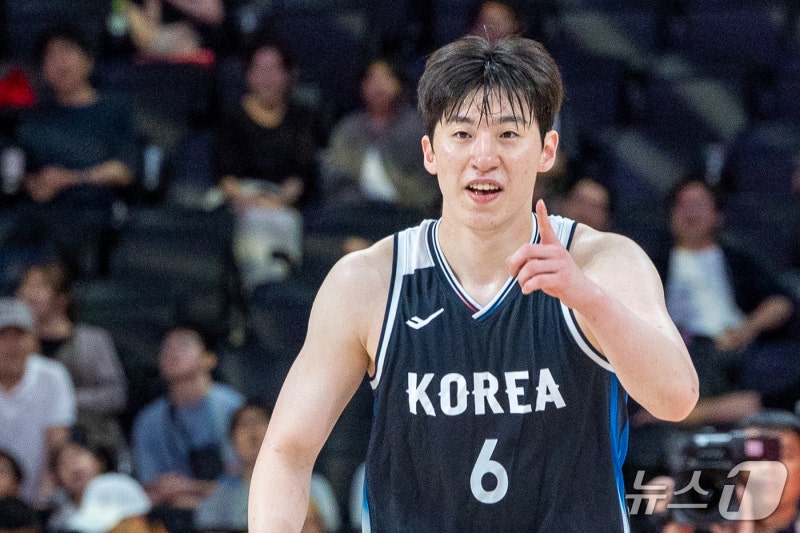[뉴스1 PICK]남자농구, 한일전서 日<b>완파</b>…이정현 맹활약