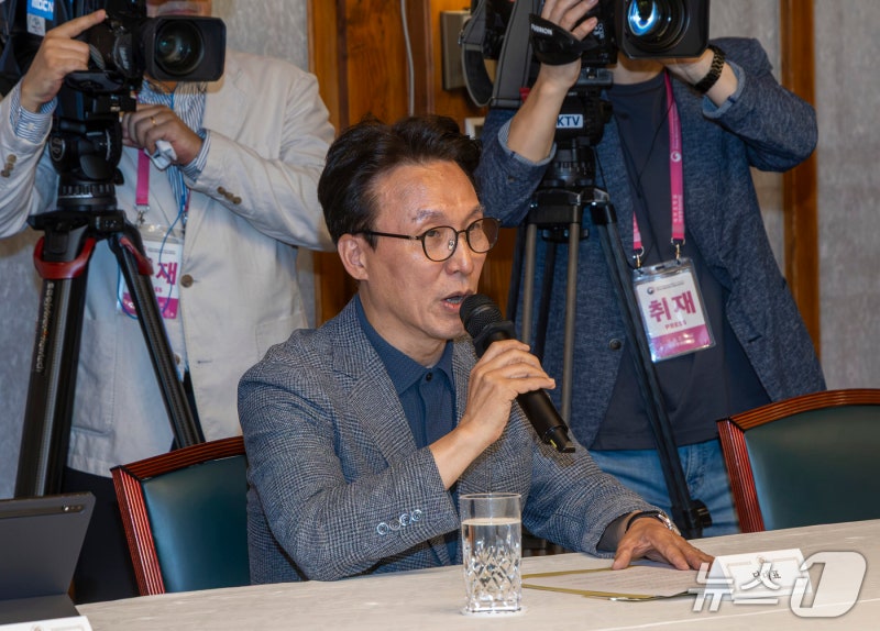 <b>김민석</b> "李대통령 1년, 힘 모을 시점에 노무현 탄핵 전조 비슷"(종합)