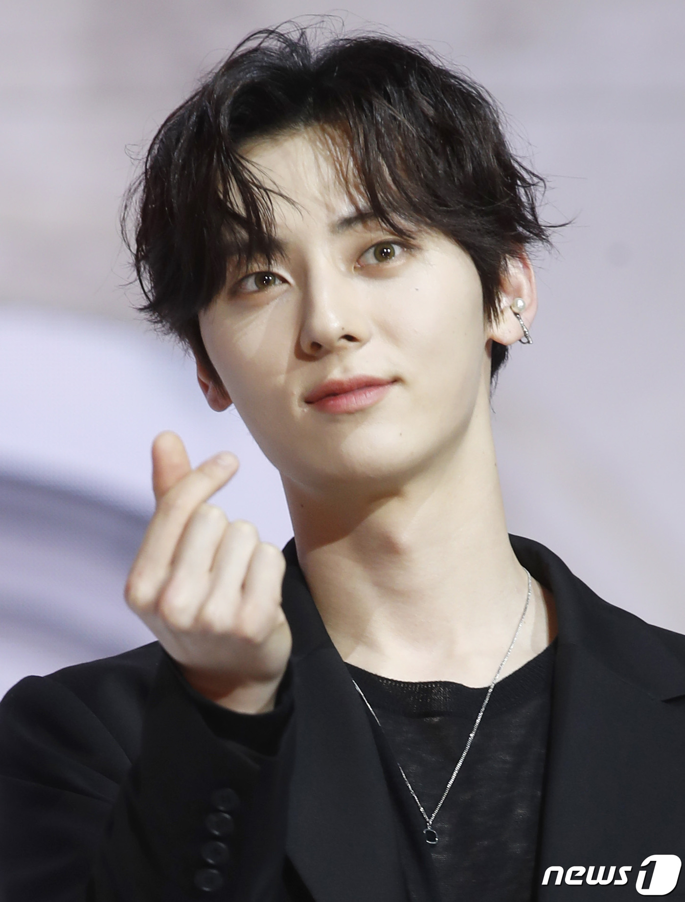 황민현, 이종석 떠난 '<b>이섭의 연애</b>' 주연 물망…"확정 NO"