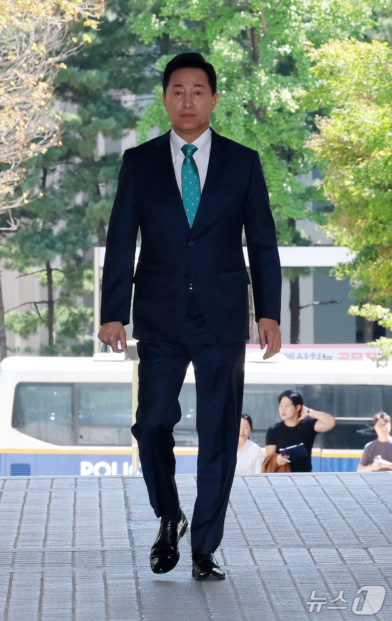 <b>공판 출석</b>하는 <b>오세훈</b> 시장