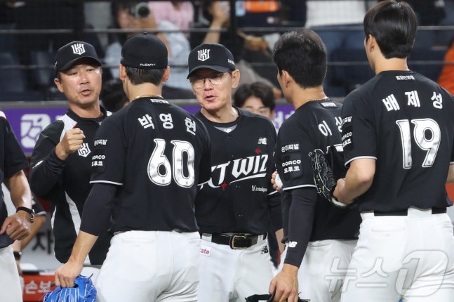 선두 KT 위즈가 한화 이글스와 비겨 7연승을 유지했다.ⓒ 뉴스1 김기남 기자
