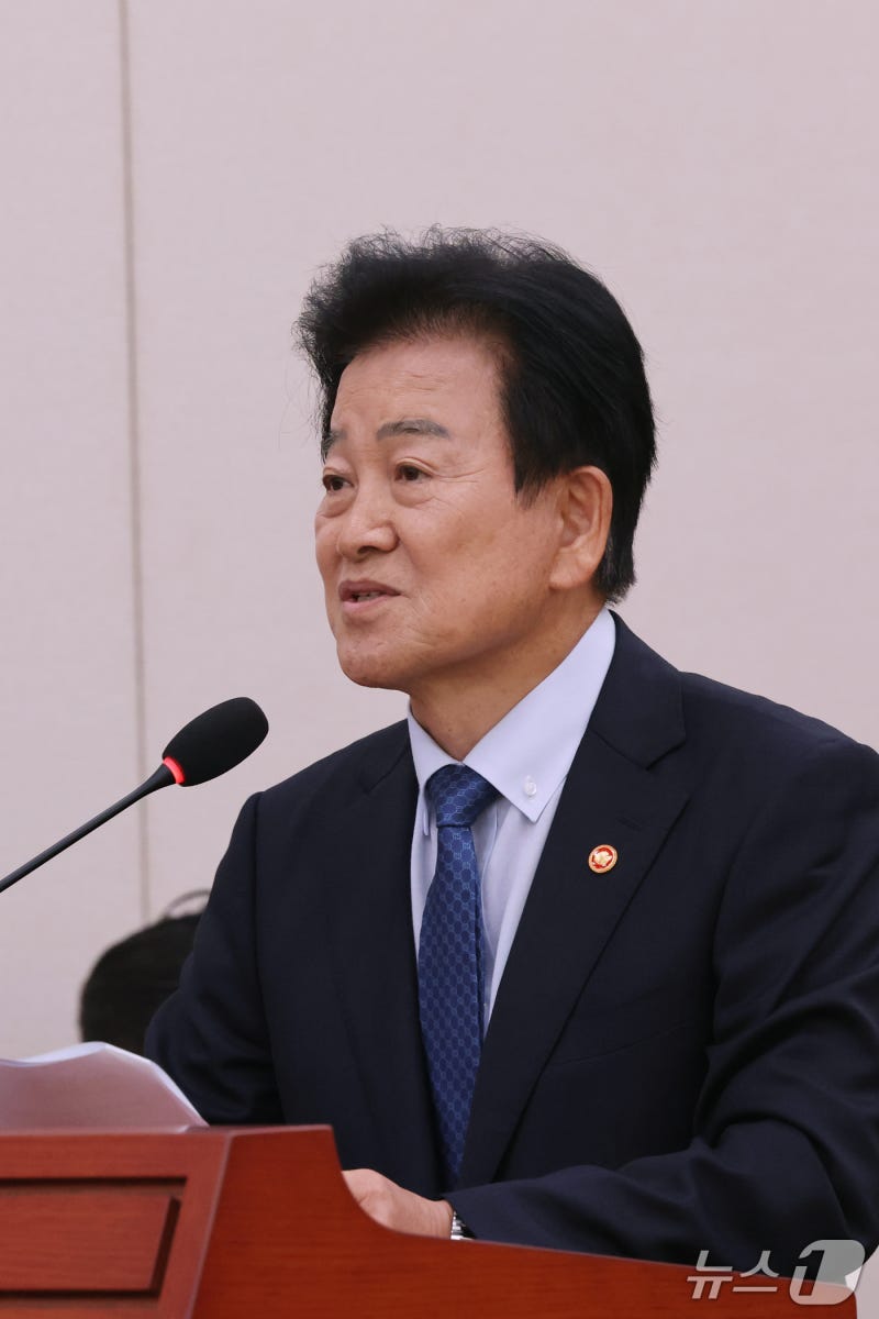 <b>현안보고</b>하는 <b>정동영</b> 장관