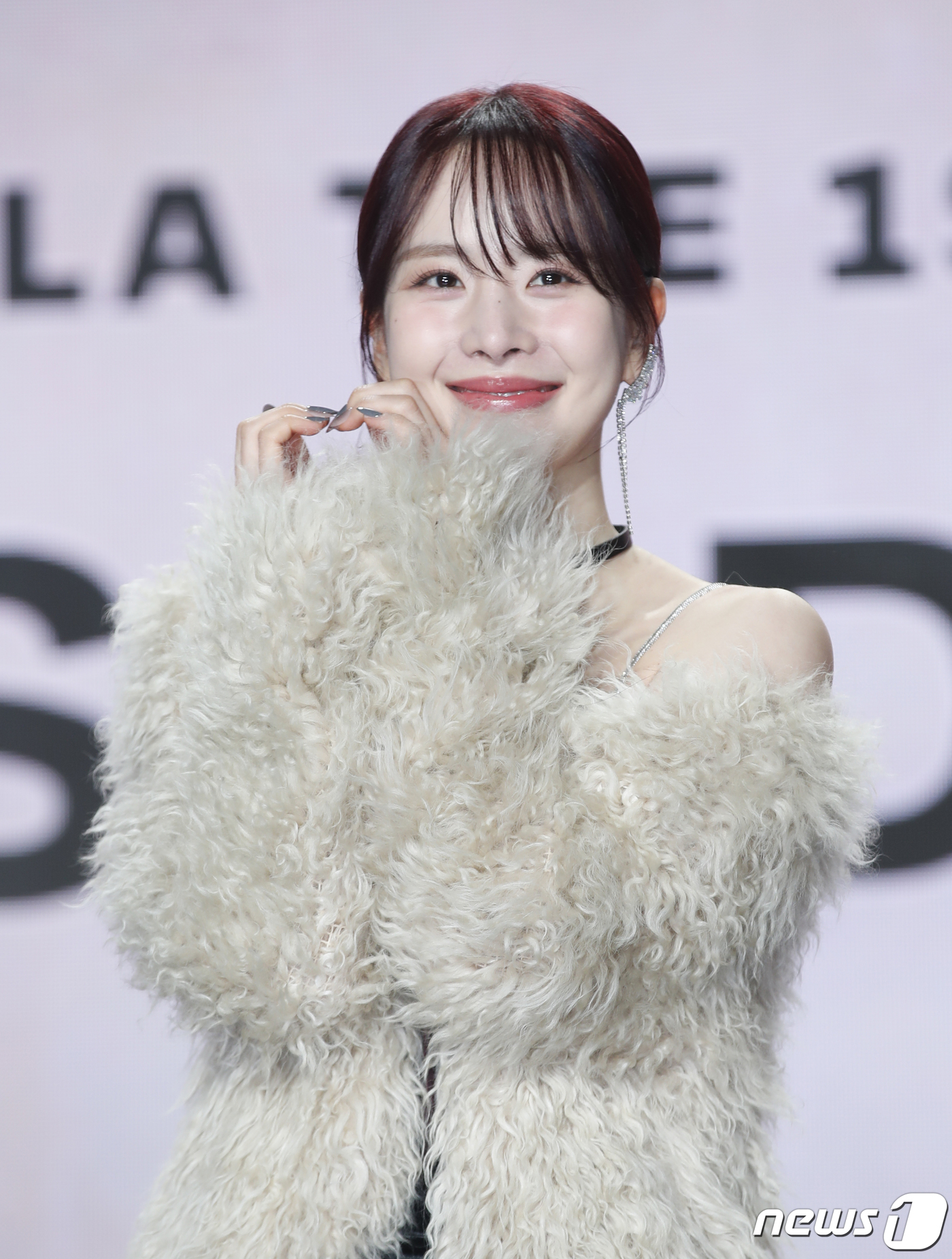 <b>우주소녀 설아</b> '<b>AI</b> 활용' <b>손편지</b> 사과…"생각 짧아, 더 신중하겠다"