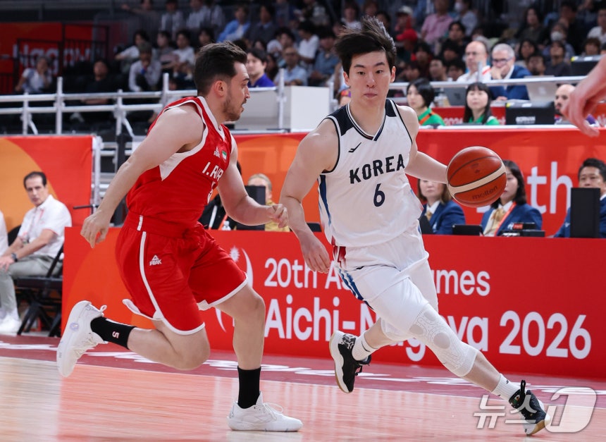 18일 일본 나고야 아이치인터내셔널 아레나에서 열린 2026 아이치·나고야 아시안게임 남자농구 준결승 대한민국과 이란의 경기, 이정현이 드리블을 하고 있다. 2026.9.18 ⓒ 뉴스1 안은나 기자