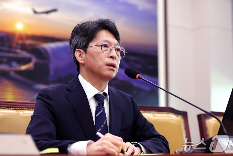 <b>홍지선</b> "주택공급은 계획보다 실행"…공급 속도전 '주문'(종합)
