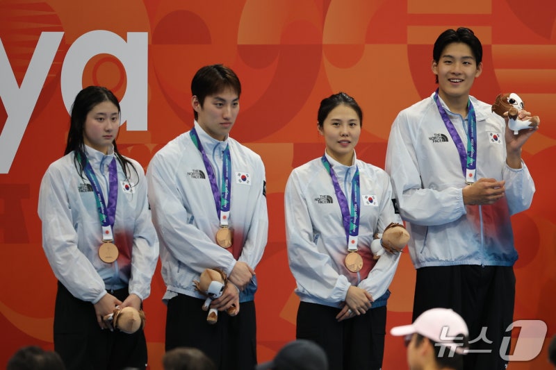 수영 <b>혼성 혼계영</b> 400m <b>동메달</b> 획득