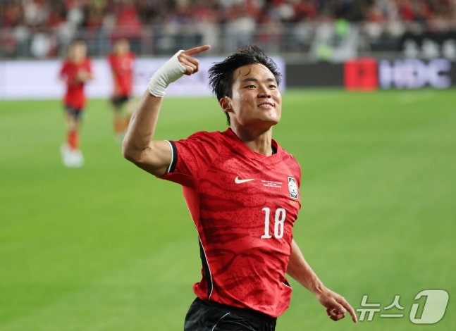 24일 경기 수원시 팔달구 수원월드컵경기장에서 열린 축구 국가대표 평가전 대한민국과 에콰도르의 경기, 오현규가 후반 9분 선제골을 넣은 뒤 기뻐하고 있다. 2026.9.24 ⓒ 뉴스1 김영운 기자