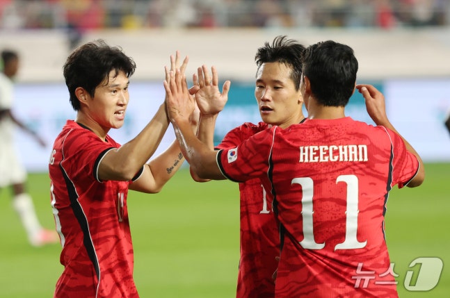 24일 경기 수원시 팔달구 수원월드컵경기장에서 열린 축구 국가대표 평가전 대한민국과 에콰도르의 경기, 이동경이 득점을 한 뒤 기뻐하고 있다. 2026.9.24 ⓒ 뉴스1 김영운 기자
