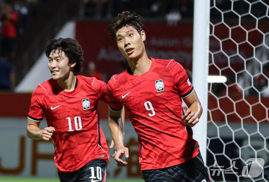 25일 오후 일본 나고야 미즈호 파크 럭비 필드에서 열린 2026 아이치·나고야 아시안게임 남자축구 8강 대한민국과 베트남의 경기, 대한민국 이영준이 골을 넣고 기뻐하고 있다. 2026.9.25 ⓒ 뉴스1 김도우 기자