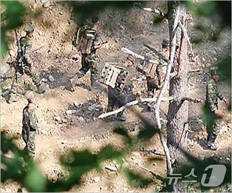 합참·유엔사, '<b>폭발 사고</b>' <b>DMZ</b> 진입…본조사 착수 전 사전 점검