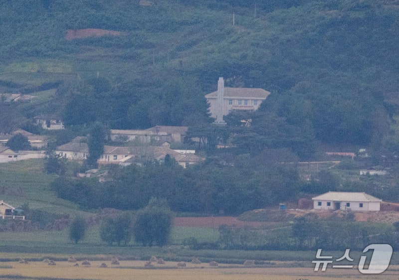 與 "北 <b>포로</b> 비<b>공개</b>는 신변 안전 때문"…한동훈 "되도 않는 소리"