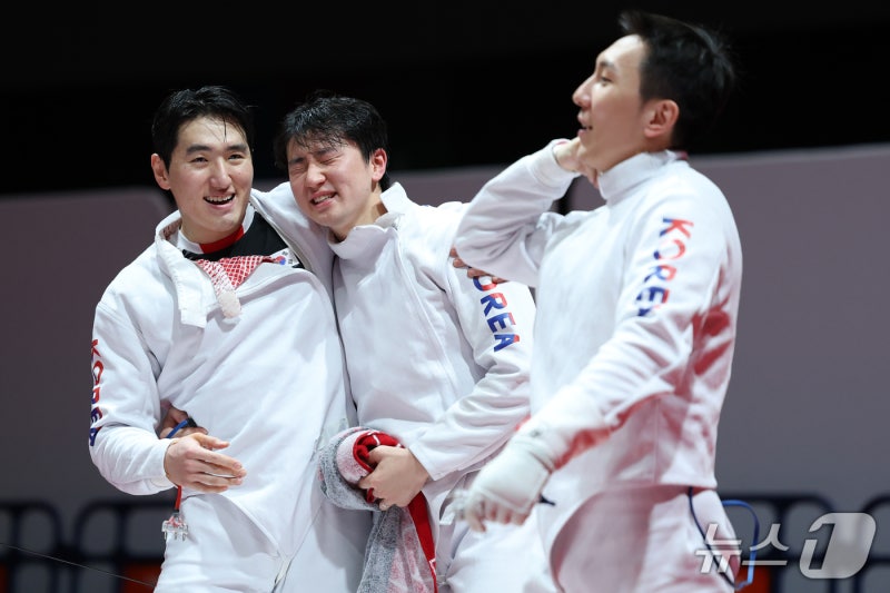 펜싱 男 <b>에페</b>, 일본에 '서든데스' 승리로 <b>결승행</b>…은메달 확보[AG]