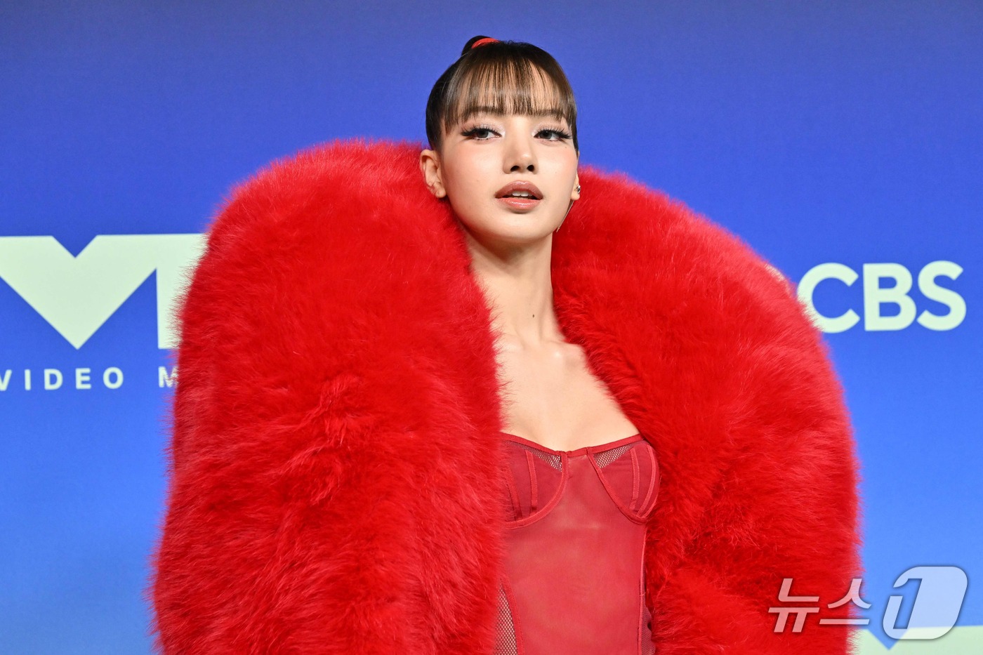 '아시아 솔로 최초' 블랙핑크 <b>리사</b>, MTV VMA ‘<b>베스트 팝</b>’ <b>수상</b>
