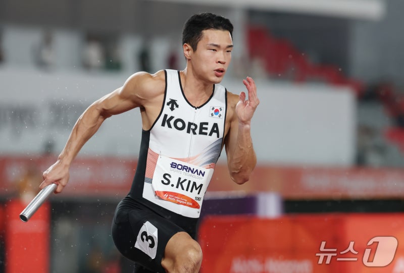 한국 육상, <b>혼성 계주</b>서도 상소로 판정 뒤집어…재경기 결정[AG]