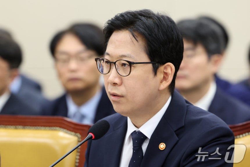 배경훈 부총리 겸 과학기술정보통신부 장관이 6일 서울 여의도 국회 과학기술정보방송통신위원회에서 열린 과기부 등에 대한 국정감사에서 의원 질의에 답하고 있다. 2026.10.6 ⓒ 뉴스1 황기선 기자